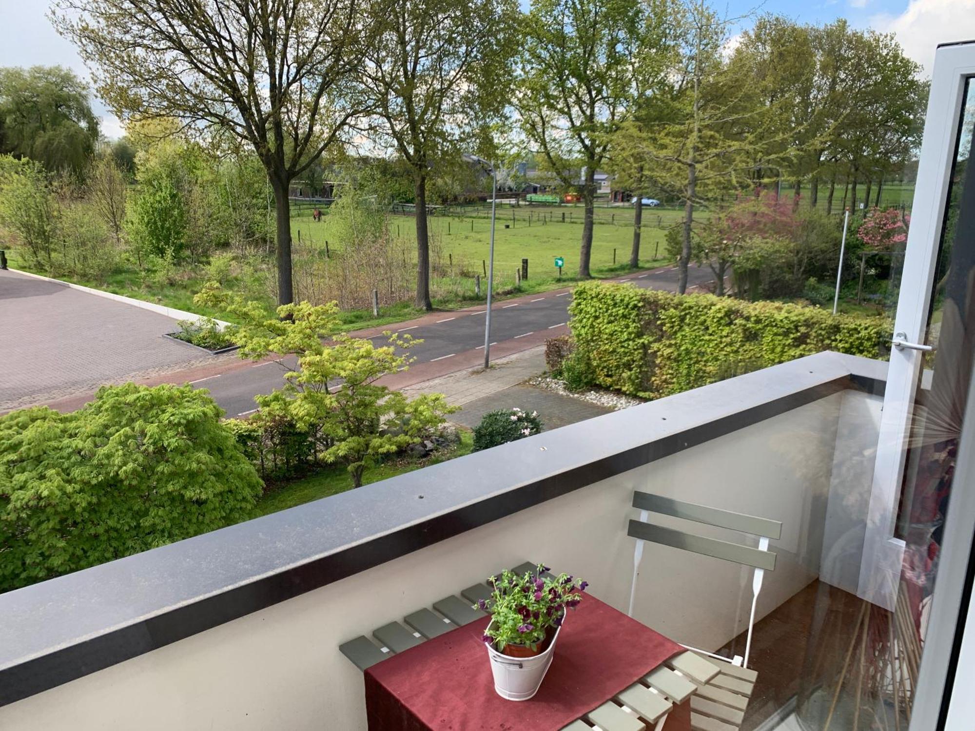 Comfortabele Familie Suite Met 2 Slk, Speelzolder, Balkon, Airco Den Ham Exterior photo